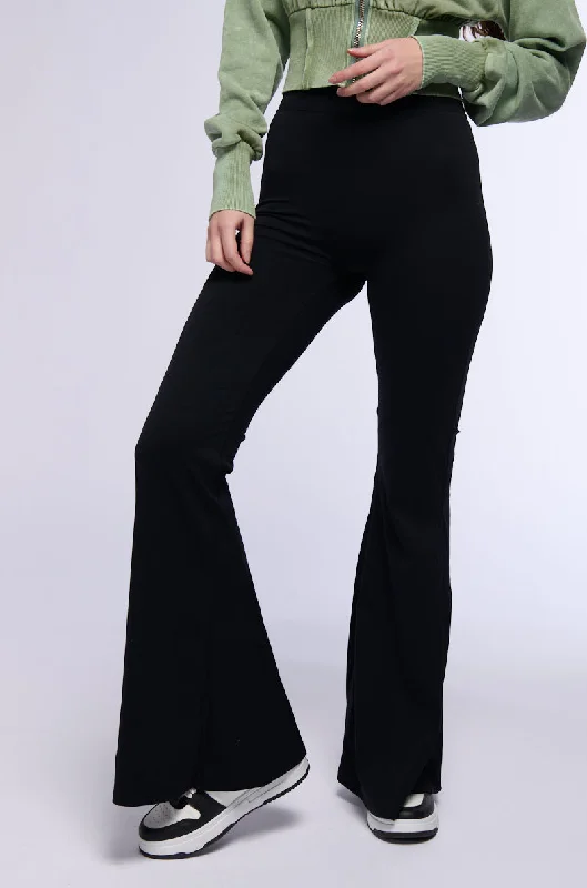 ON THE RUN RUCHED BACK FLARE LEGGING IN BLACK