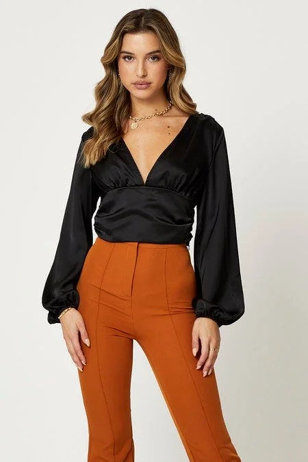 women's tops for those who want to make a fashion statementBlack Long Sleeve Ruched Top