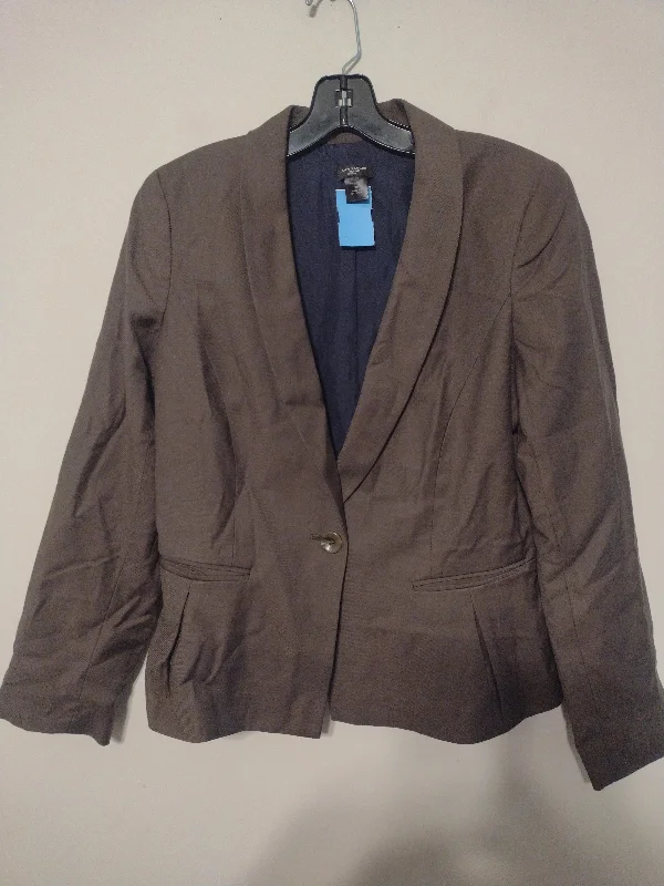 women's coats for those who refuse to compromise on styleBlazer By Ann Taylor  Size: L