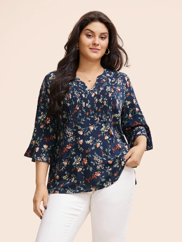 three-quarter sleeve women's topsDitsy Floral Pleated Flutter Sleeve Blouse