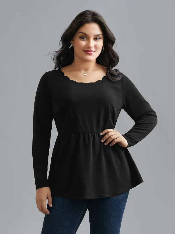 women's tops for those who want to stay on top of the latest fashion trends and wear pieces that are both stylish and on-trendScalloped Neck Elastic Waist Knit Top