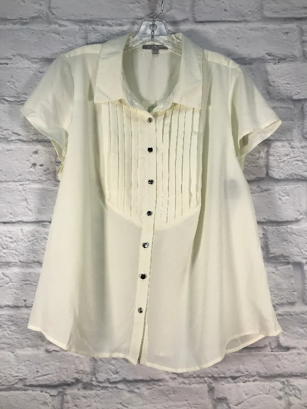 women's tops for fashion-forward individualsBlouse Short Sleeve By Clothes Mentor In Cream, Size: 3x