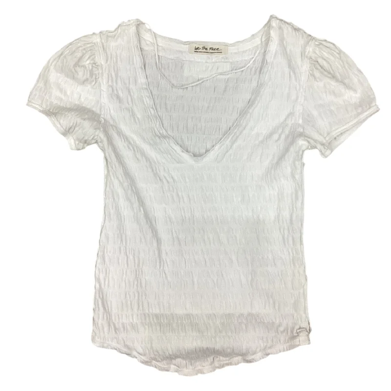 women's tops for those who want to add a touch of elegance and sophistication to their everyday wearTop Short Sleeve Designer By We The Free In White, Size: S